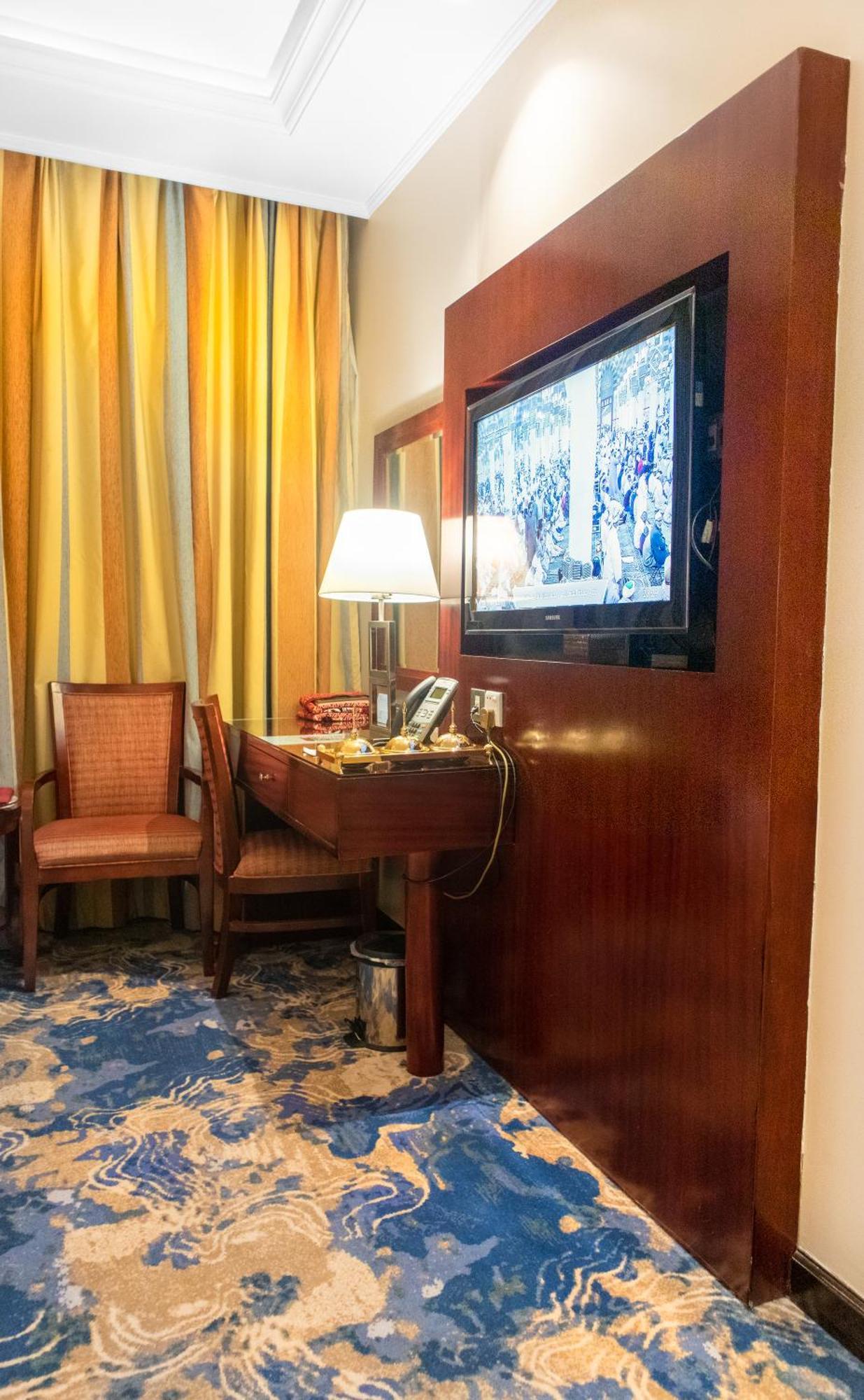 Emaar Royal Hotel Medina Exterior foto A room at the hotel