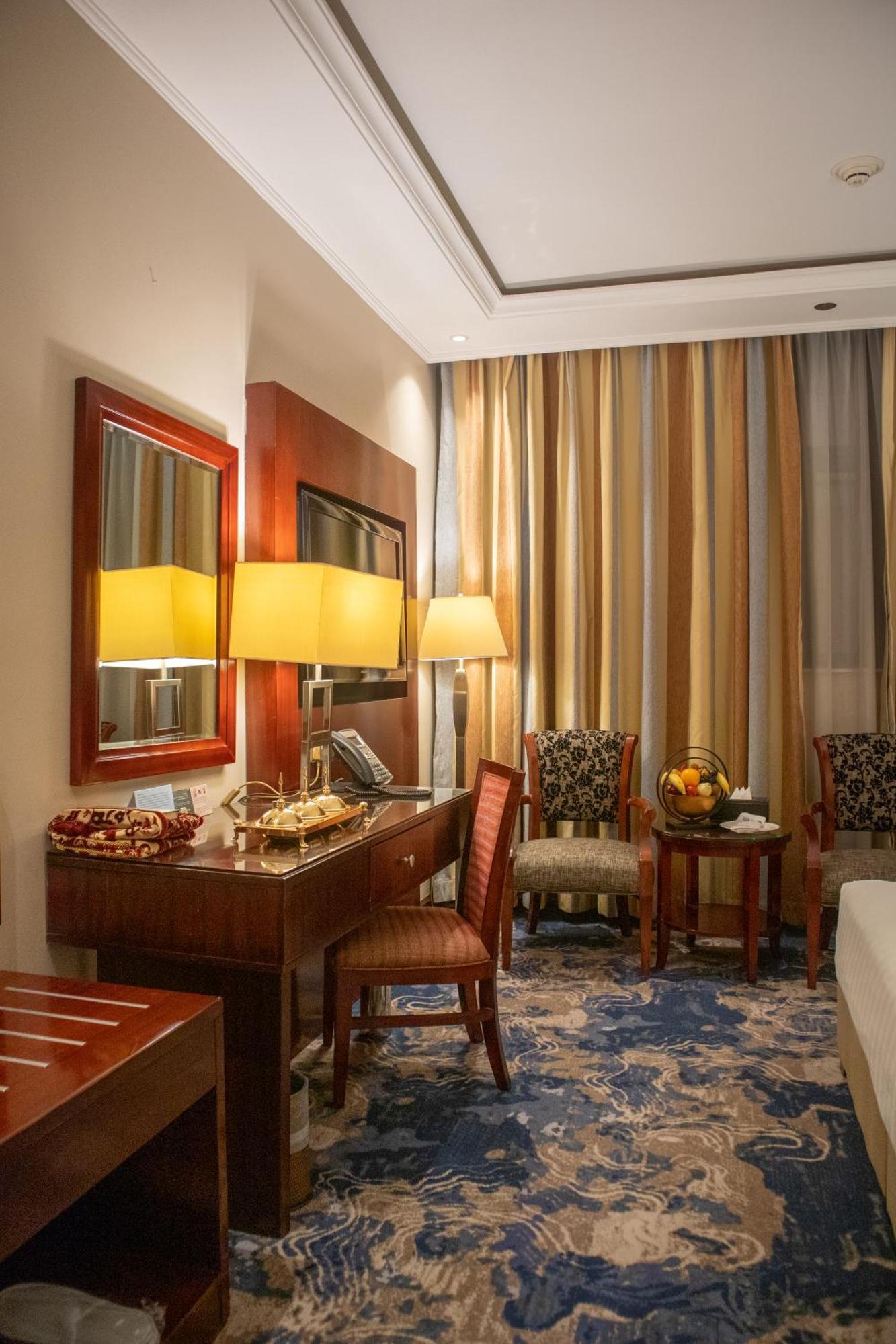 Emaar Royal Hotel Medina Exterior foto A room at the hotel