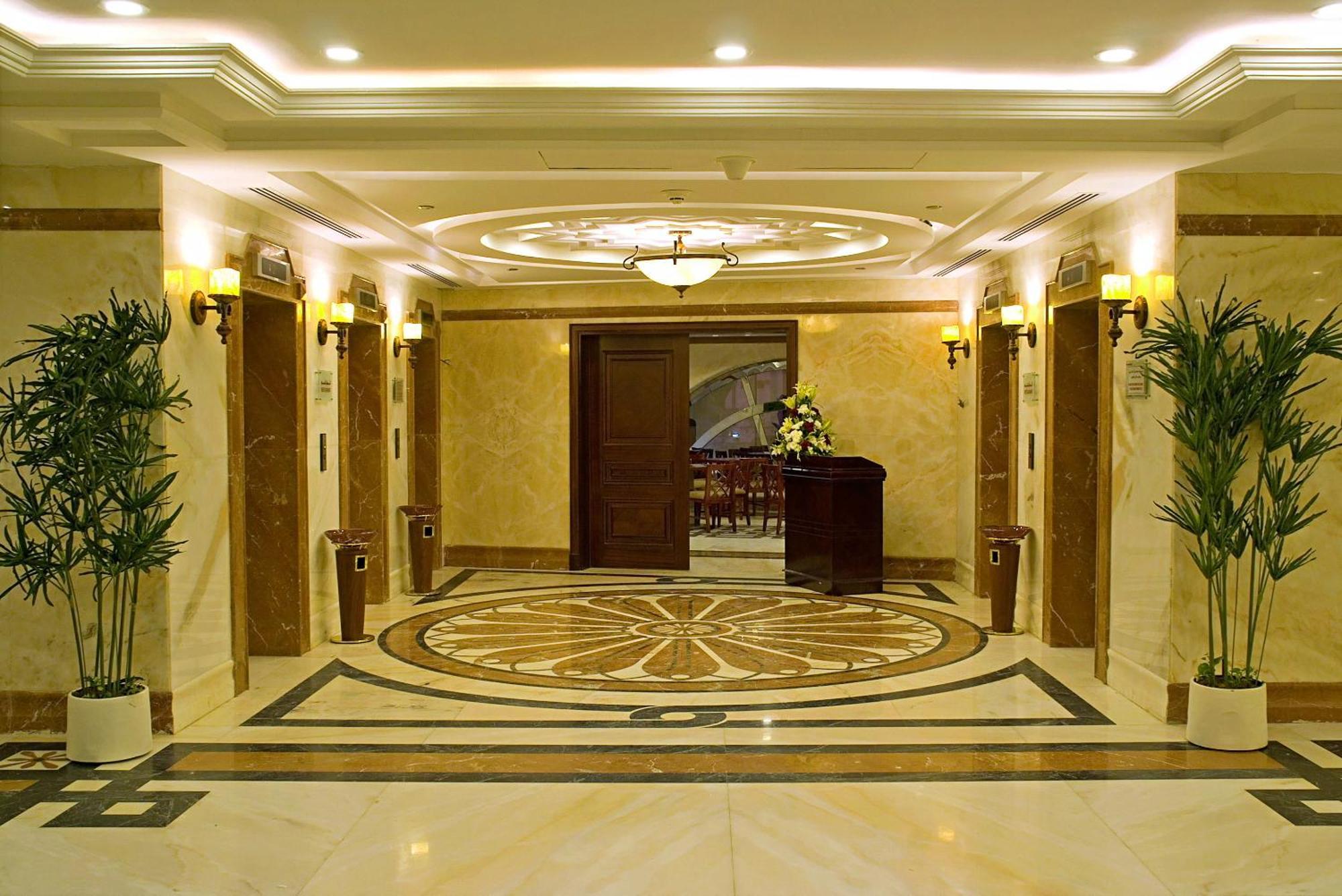 Emaar Royal Hotel Medina Exterior foto The lobby of the hotel